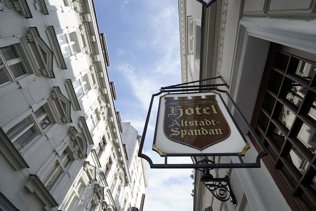 Hotel Altstadt Spandau Seeburg  Exteriör bild