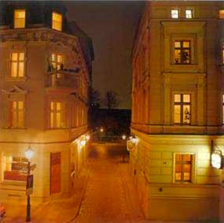 Hotel Altstadt Spandau Seeburg  Exteriör bild
